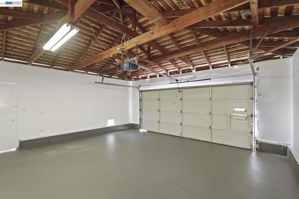 1075 Lake Glen Way Property Photo 48
