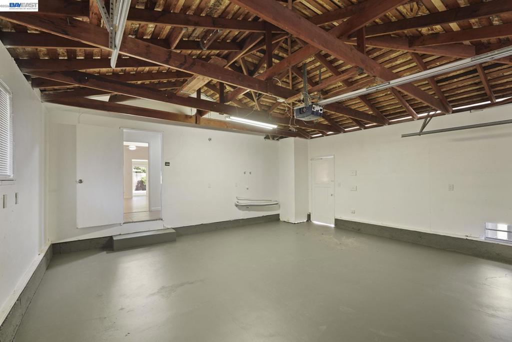 1075 Lake Glen Way Property Photo 49