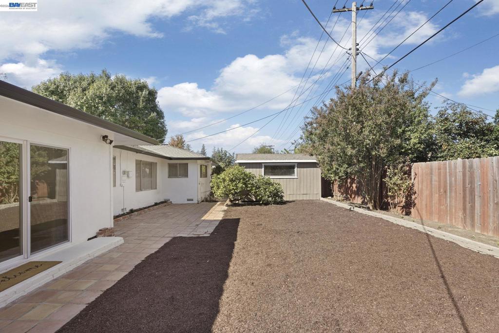 1075 Lake Glen Way Property Photo 52
