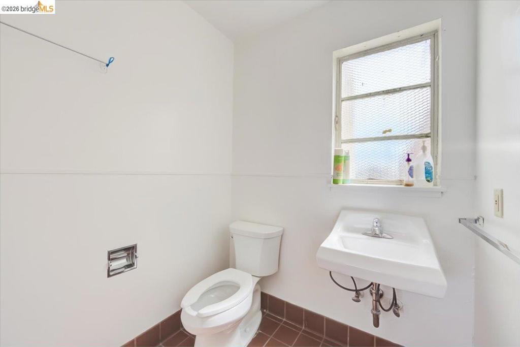 1240 47th Ave Property Photo 11
