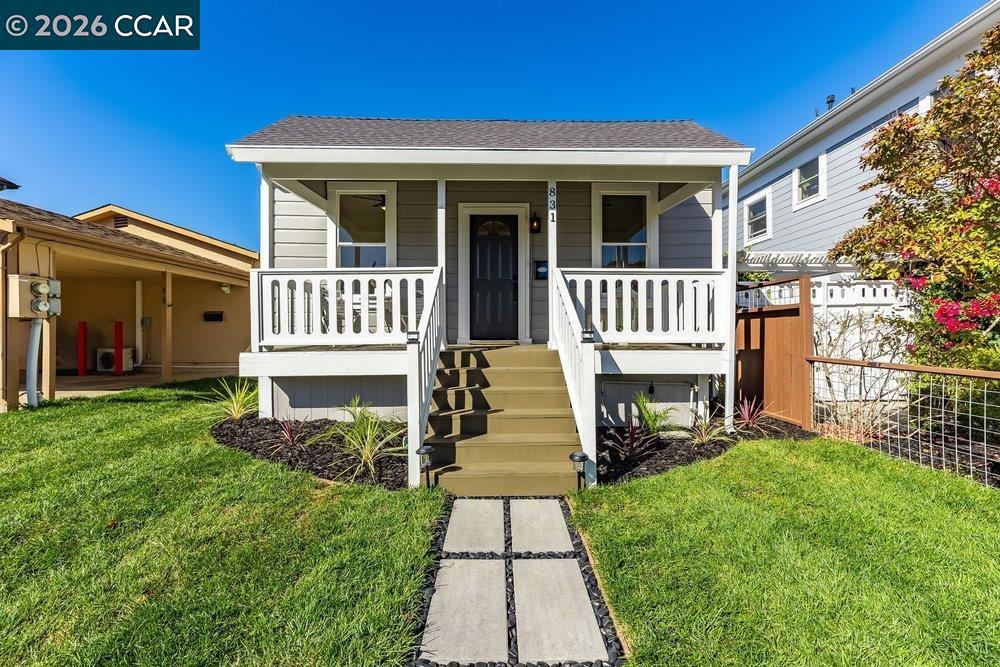 831 Patchett St Property Photo 3