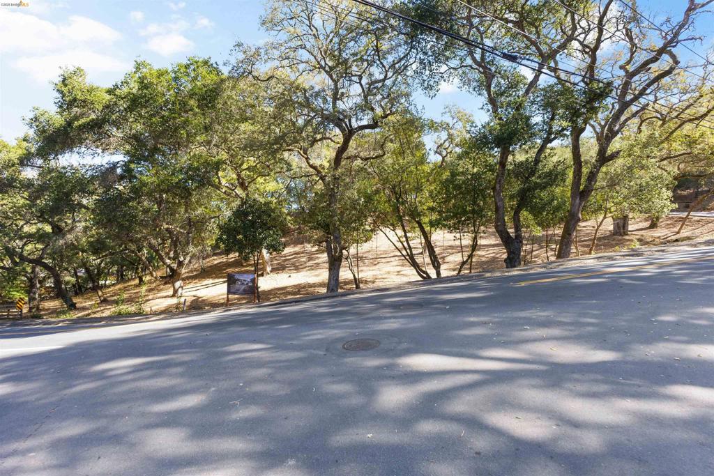 822 Acalanes Rd Property Photo 11