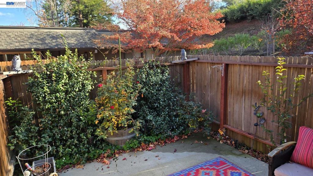 1932 Ptarmigan Dr 1 Property Photo 7