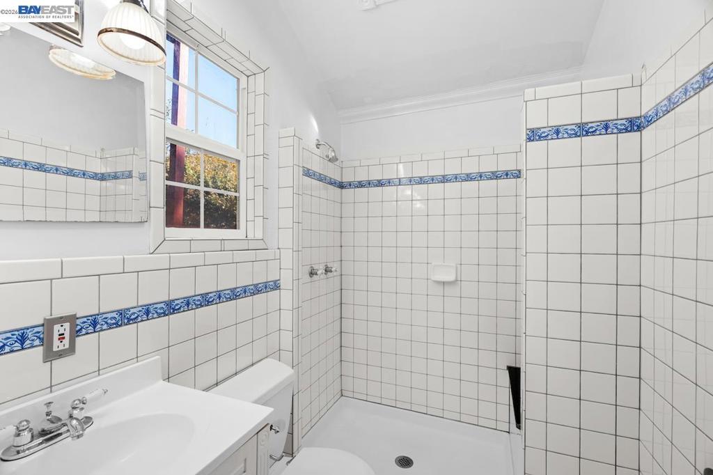 1278 Weber St Property Photo 21
