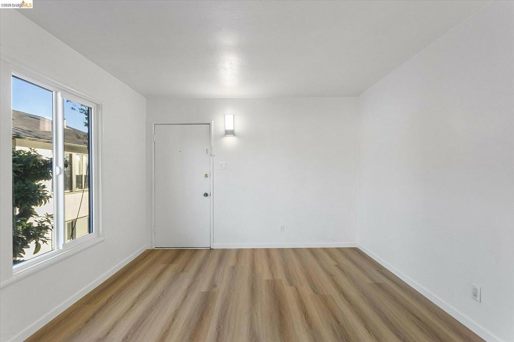 2933 Stanton St Property Photo 9