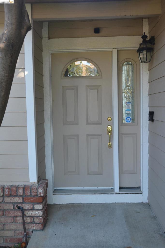 1140 Los Palos Ct Property Photo 4