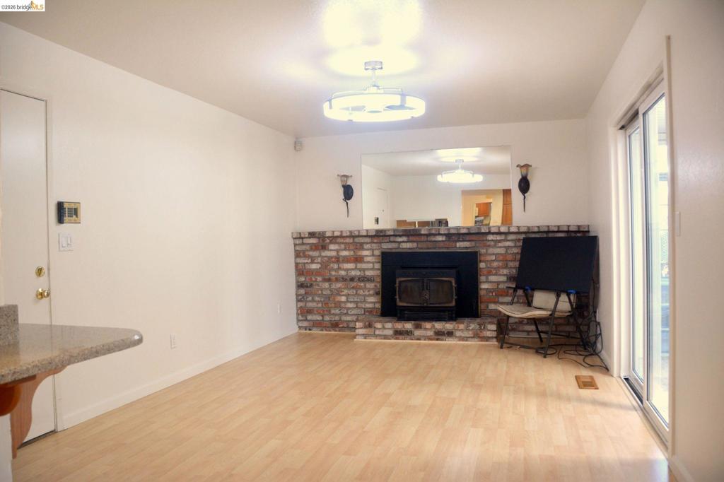 1140 Los Palos Ct Property Photo 15