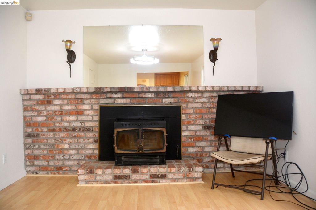 1140 Los Palos Ct Property Photo 16