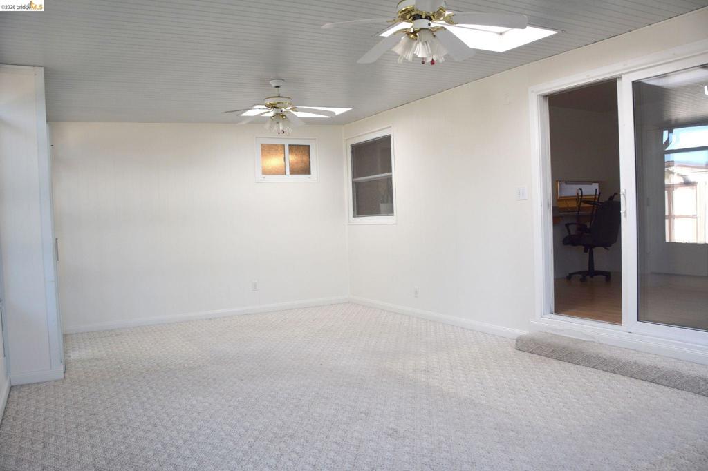 1140 Los Palos Ct Property Photo 19