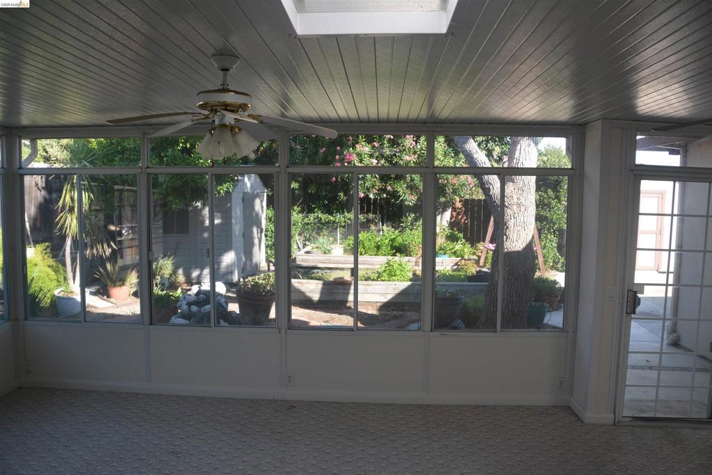 1140 Los Palos Ct Property Photo 21
