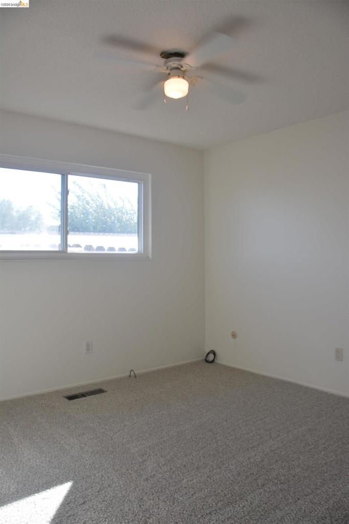 1140 Los Palos Ct Property Photo 23