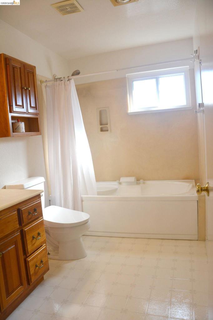 1140 Los Palos Ct Property Photo 32