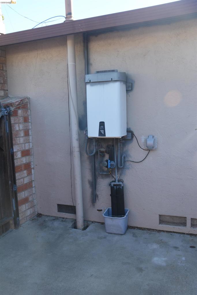 1140 Los Palos Ct Property Photo 44