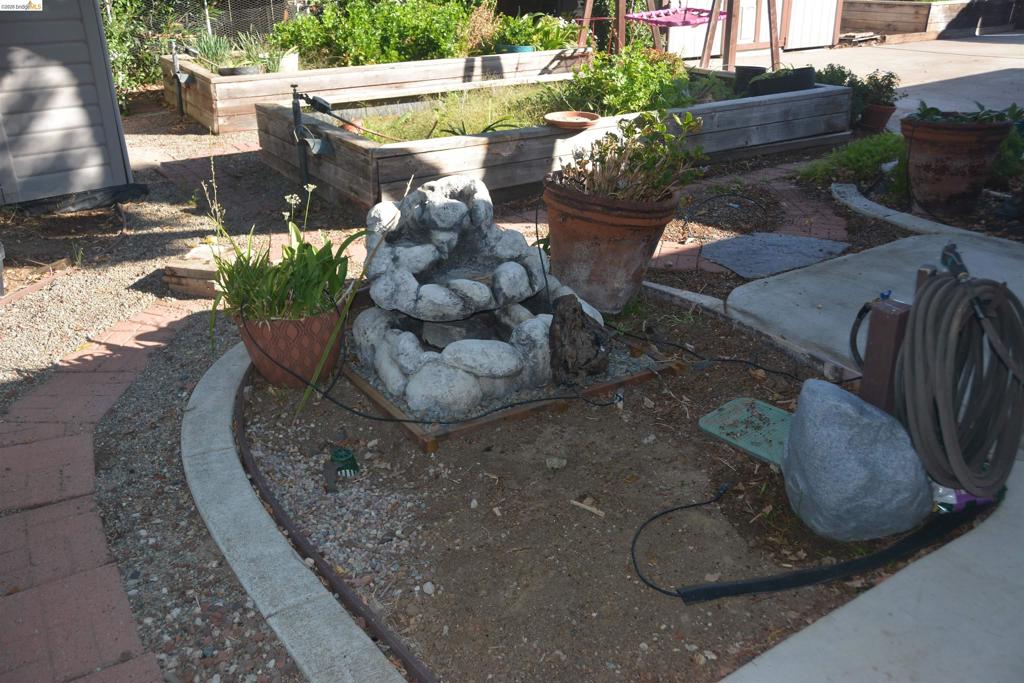 1140 Los Palos Ct Property Photo 49