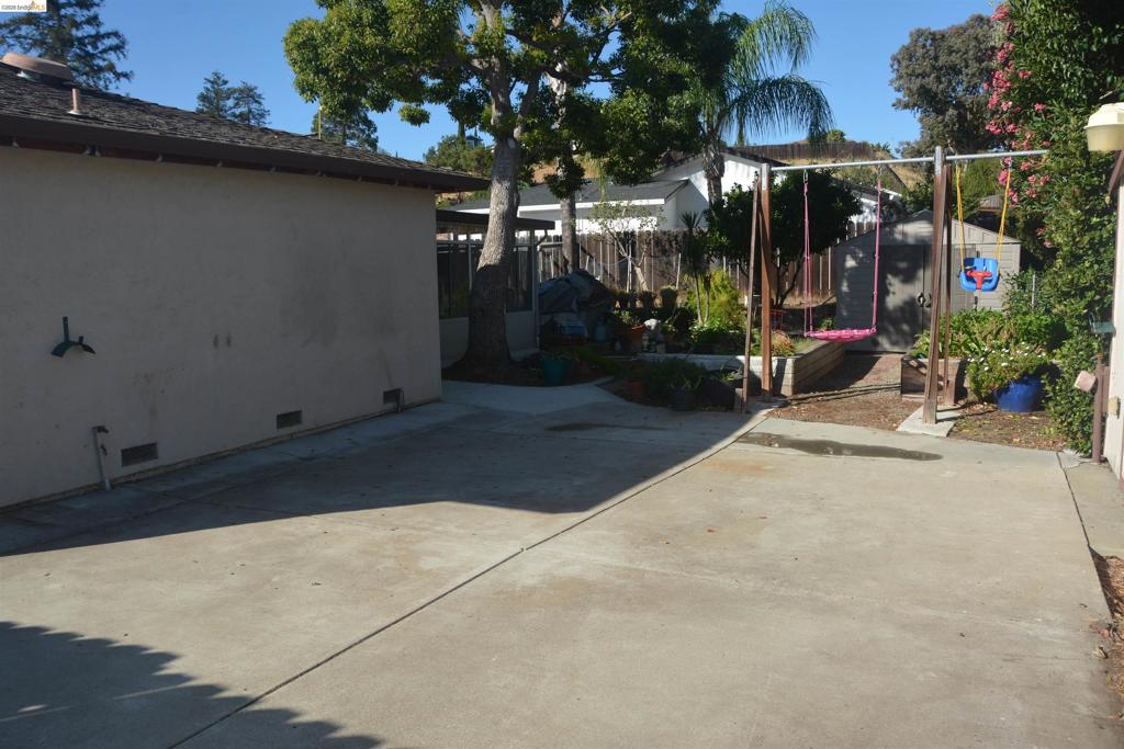 1140 Los Palos Ct Property Photo 53