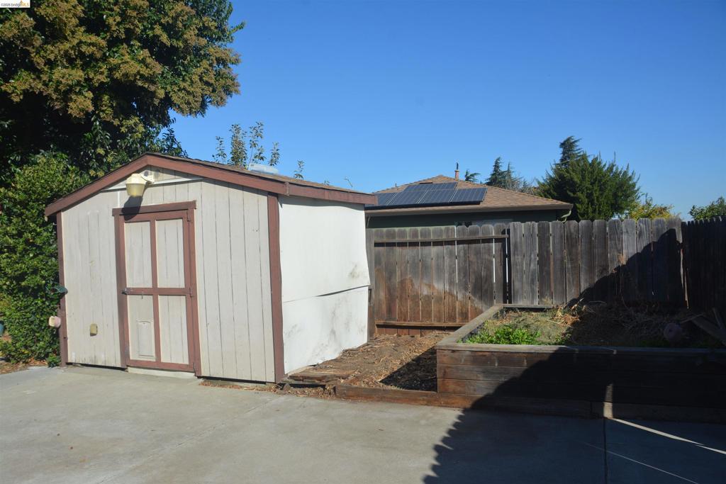 1140 Los Palos Ct Property Photo 54