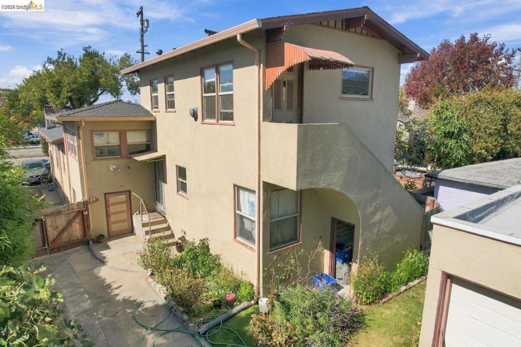1709 Sacramento St Property Photo 3