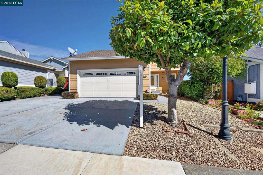 1104 Canterbury Property Photo 1