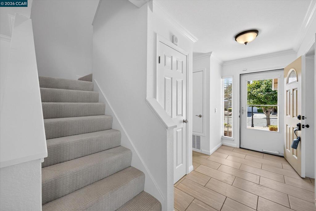 1104 Canterbury Property Photo 4