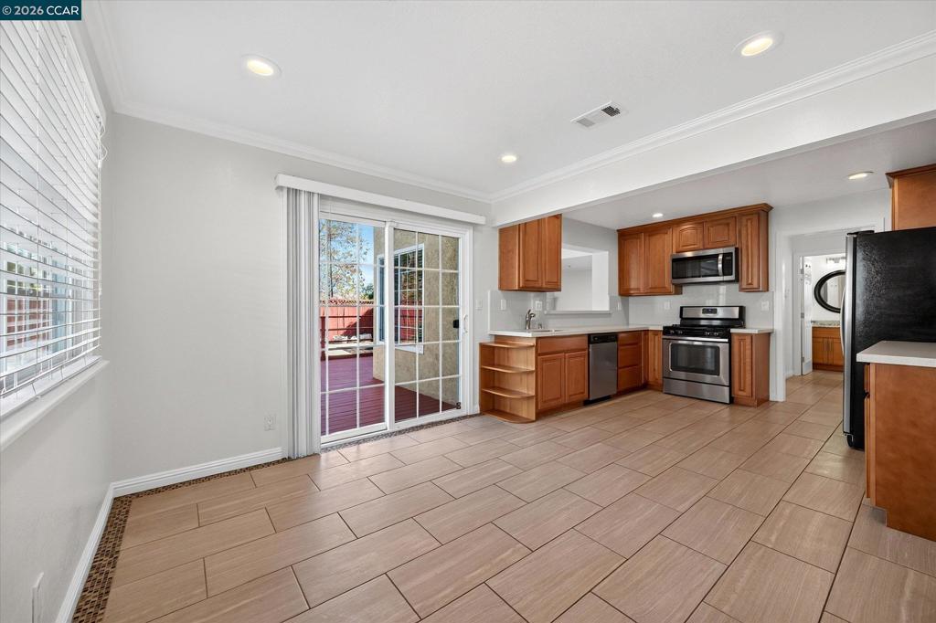 1104 Canterbury Property Photo 9