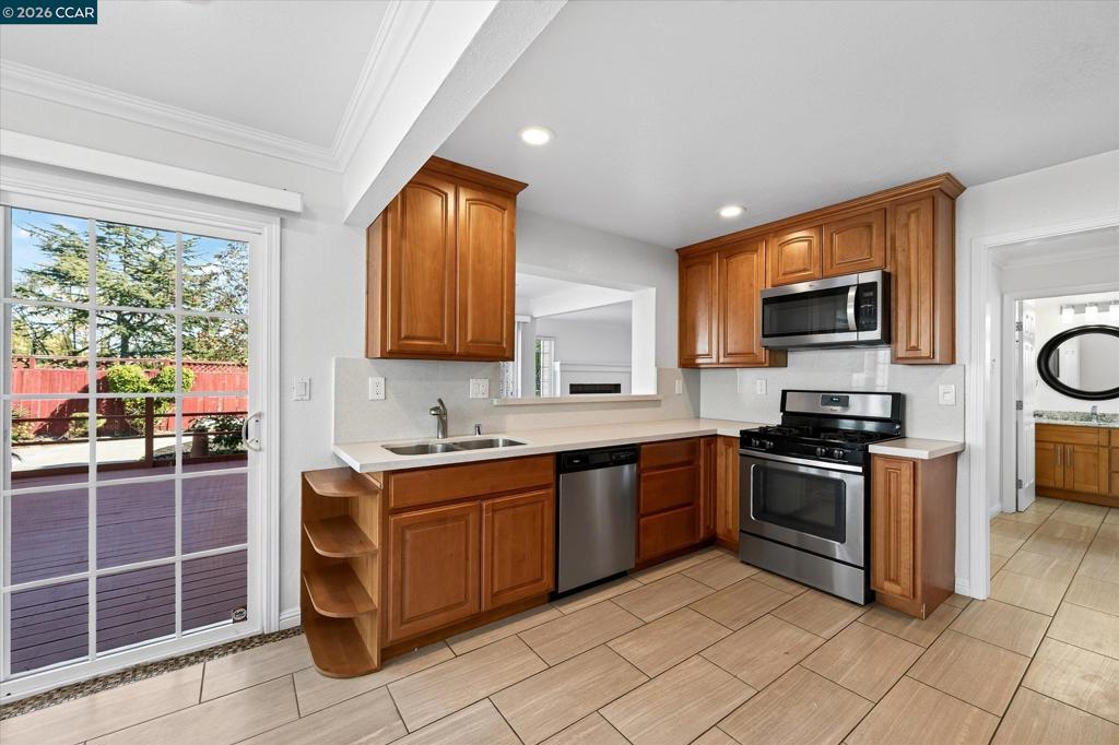 1104 Canterbury Property Photo 11