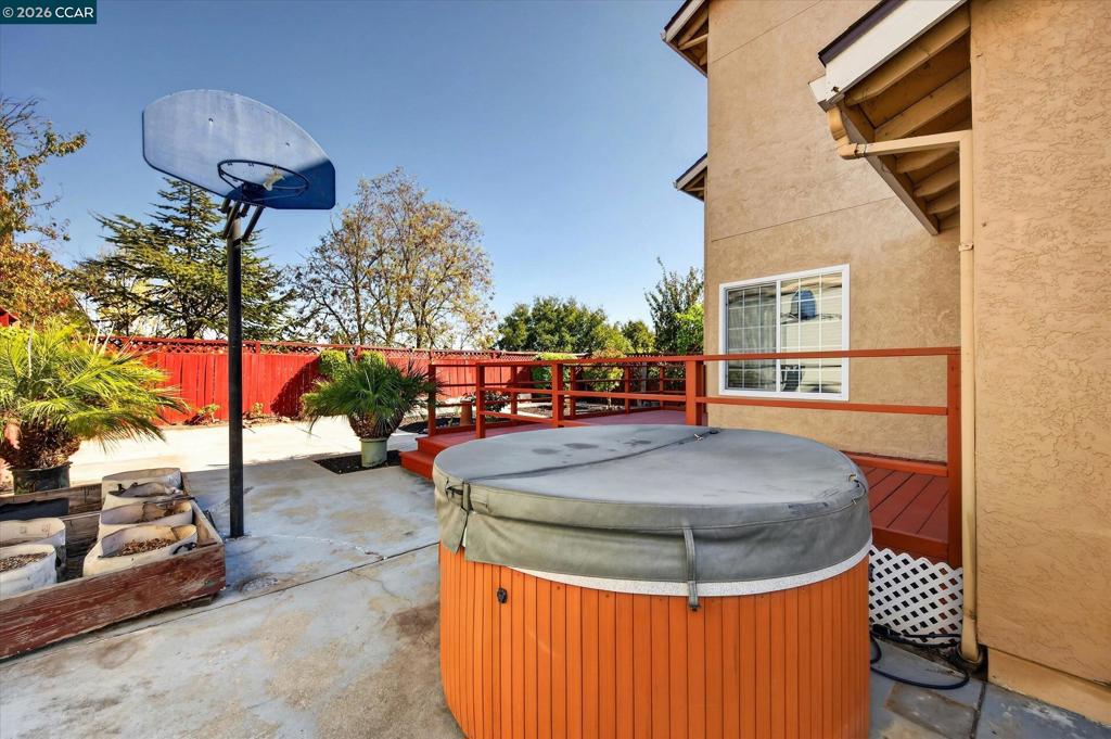 1104 Canterbury Property Photo 28