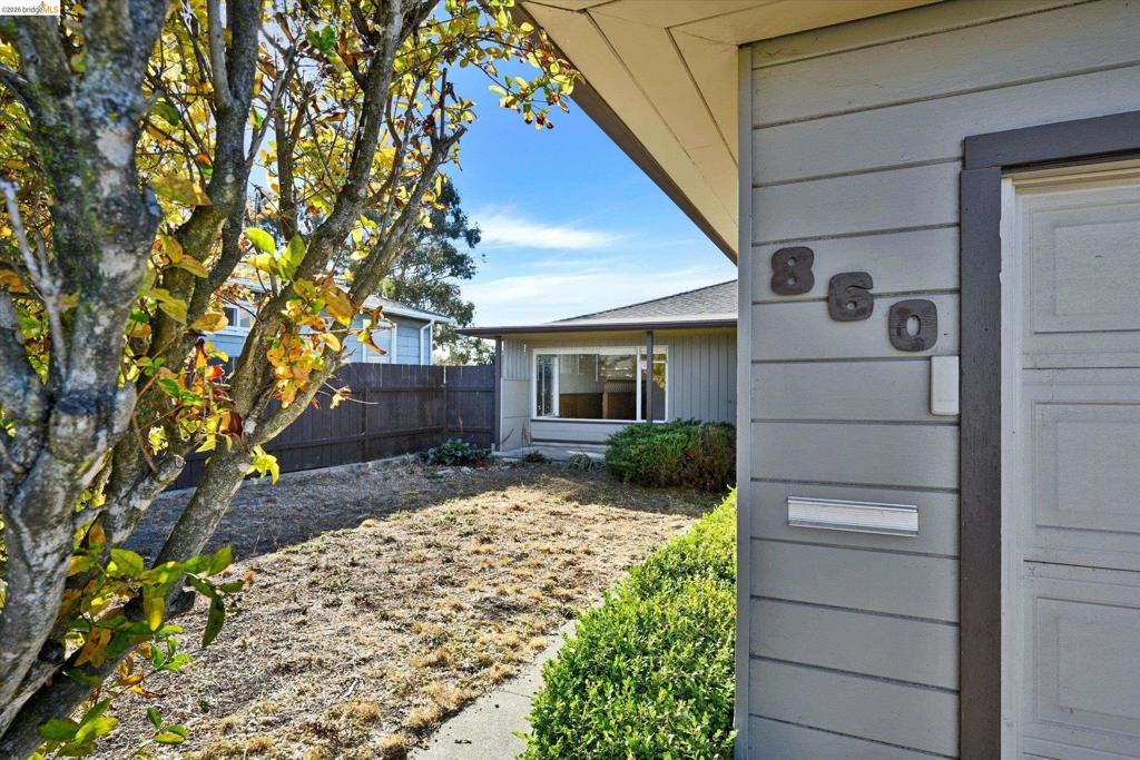 860 Marin Rd Property Photo 3