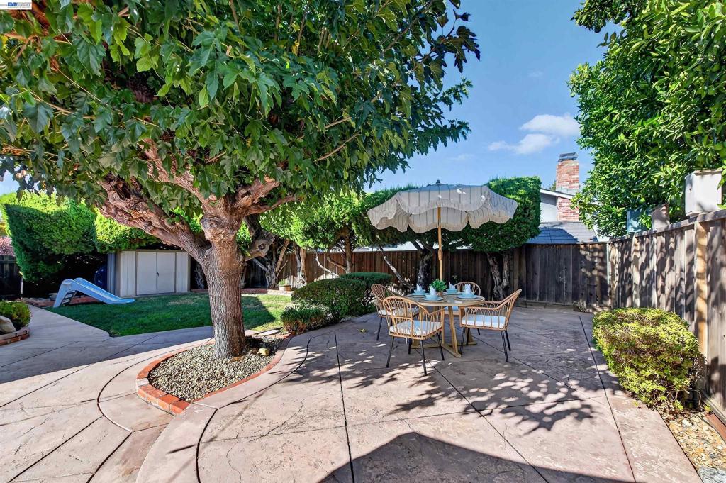 1647 Harvest Rd Property Photo 3