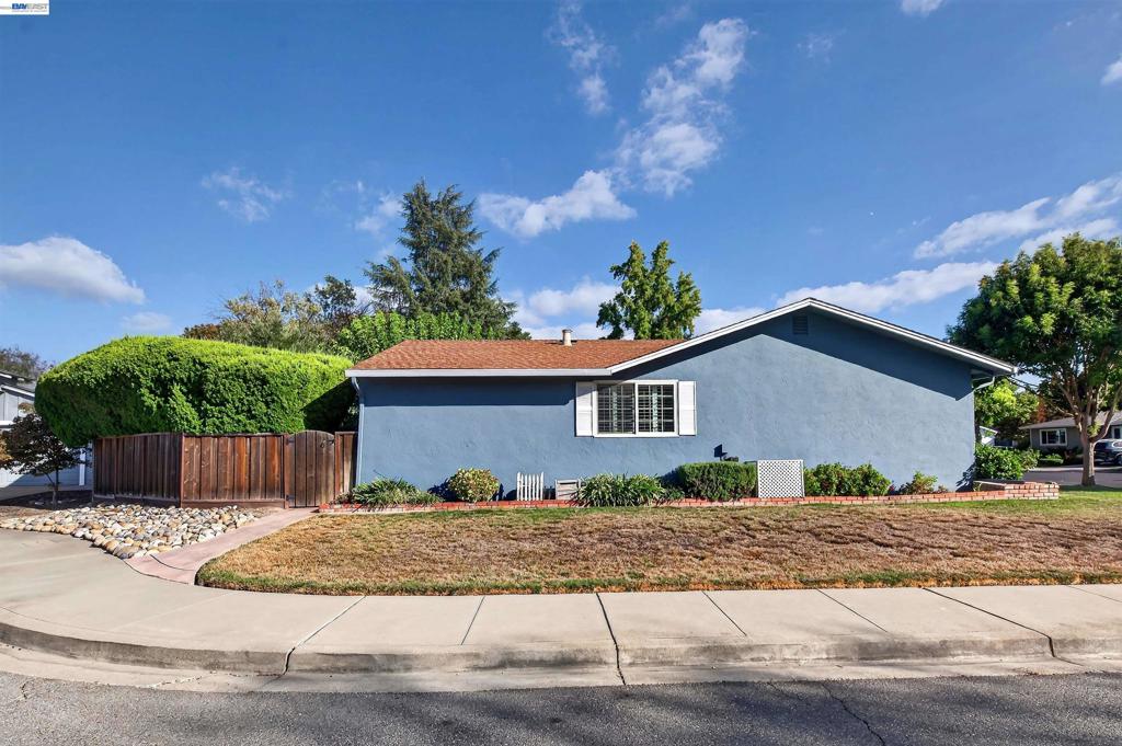 1647 Harvest Rd Property Photo 35