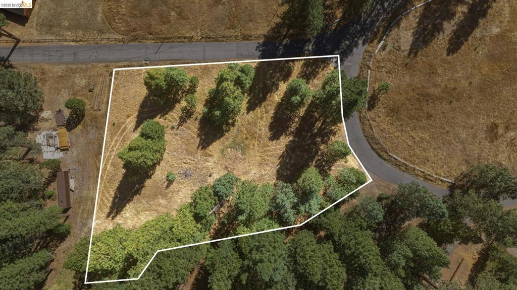 28130 Old Strawberry Road Property Photo 11