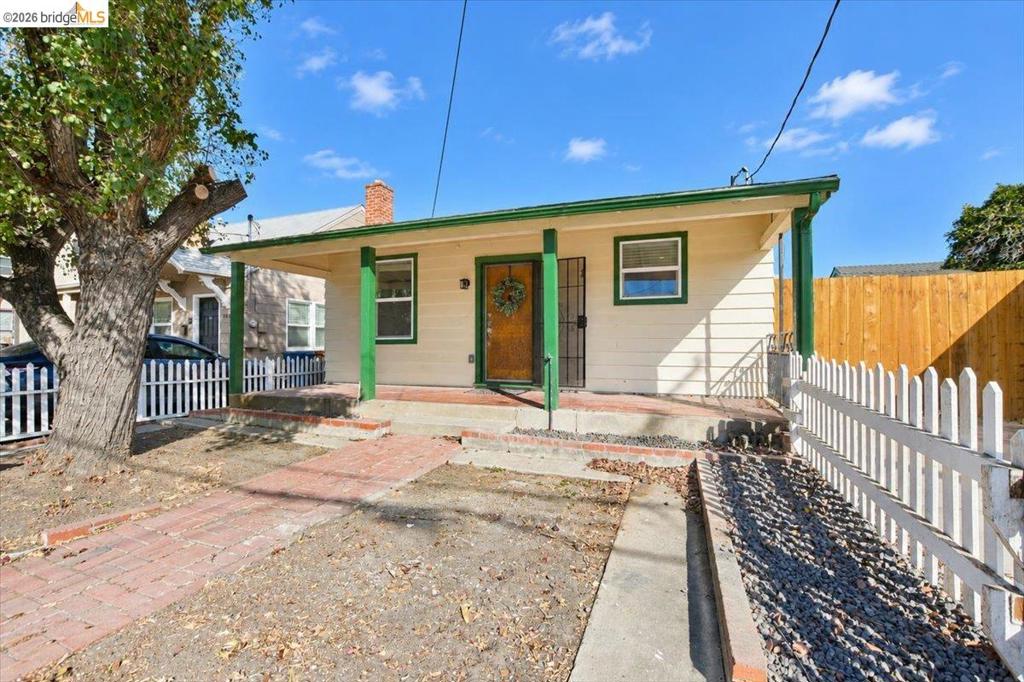 308 W 8th Property Photo 2