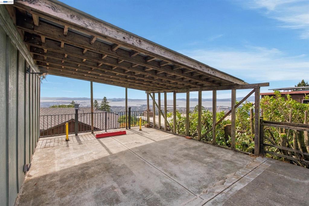 1076 Grizzly Peak Blvd Property Photo 8