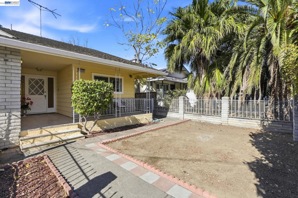 38033 Vallejo St Property Photo 2
