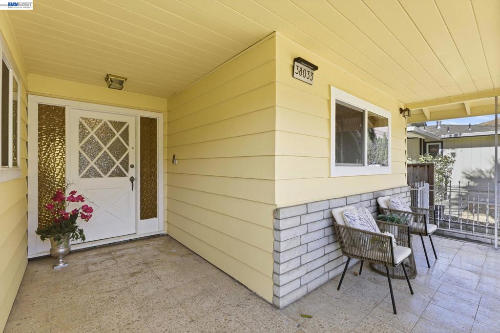 38033 Vallejo St Property Photo 3