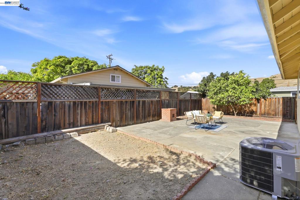 38033 Vallejo St Property Photo 42