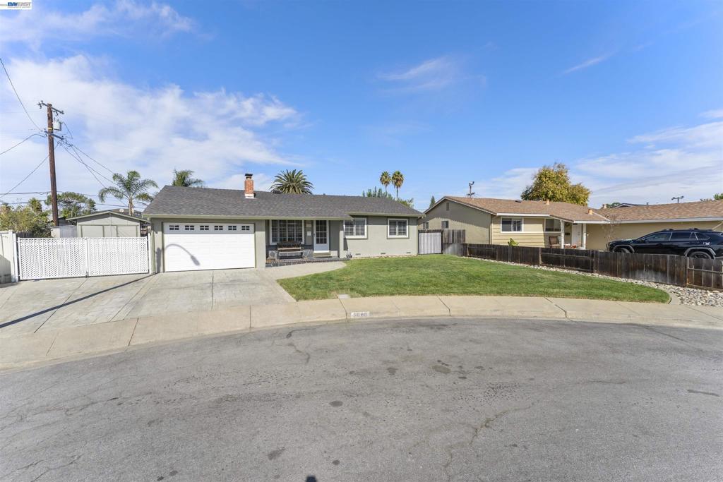 5680 Coral Ct Property Photo 3