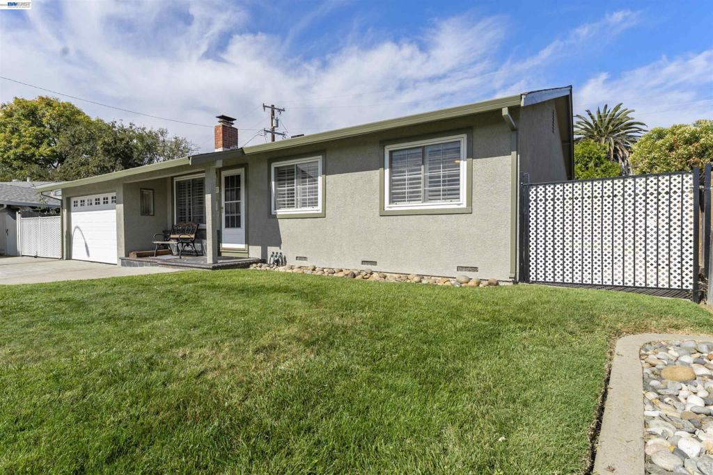 5680 Coral Ct Property Photo 6