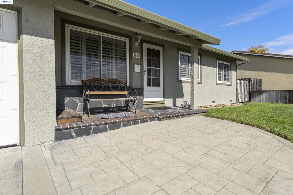 5680 Coral Ct Property Photo 7