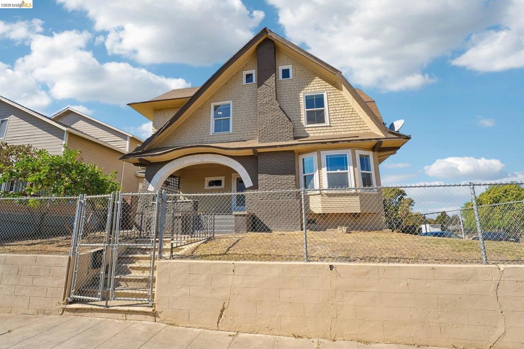 400 H St Property Photo 1
