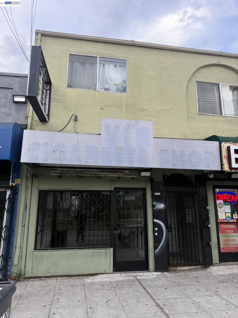 1807 14th Ave Property Photo 3