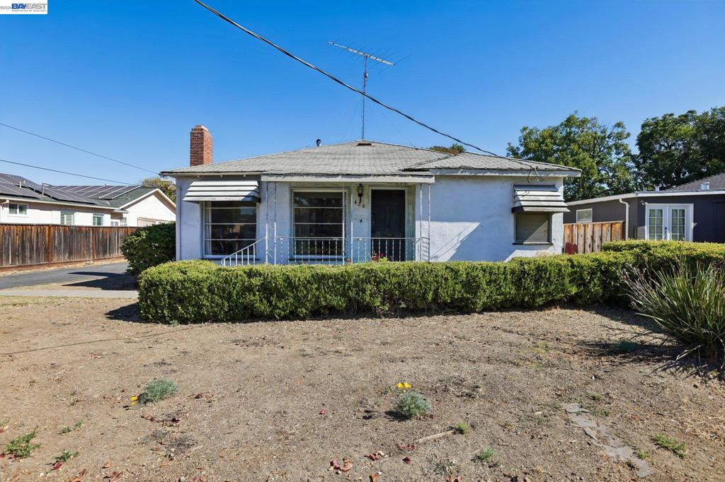 426 S Henry Ave Property Photo 1