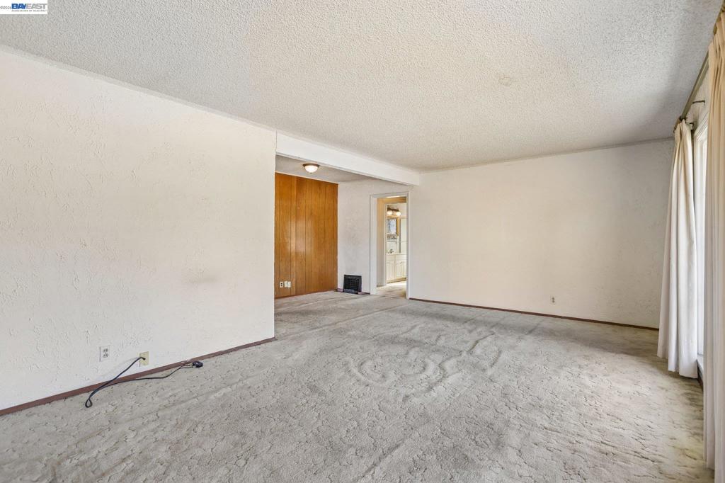 426 S Henry Ave Property Photo 6