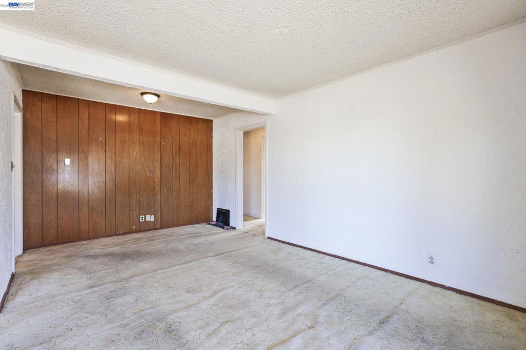 426 S Henry Ave Property Photo 7