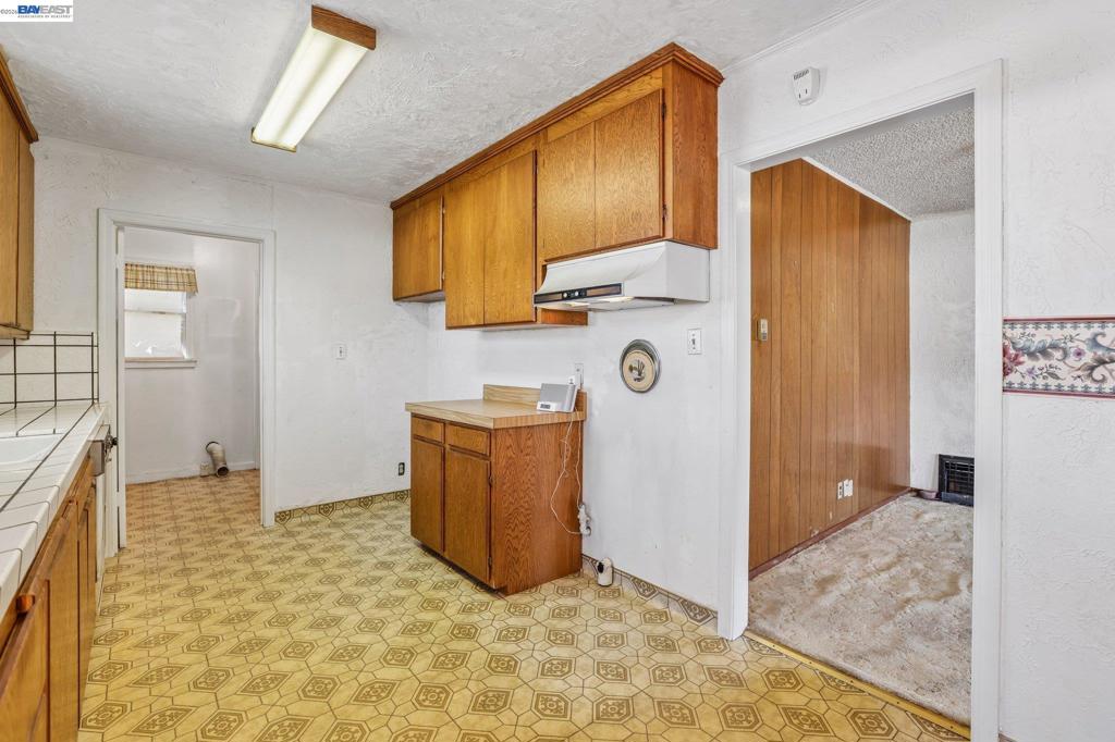 426 S Henry Ave Property Photo 9