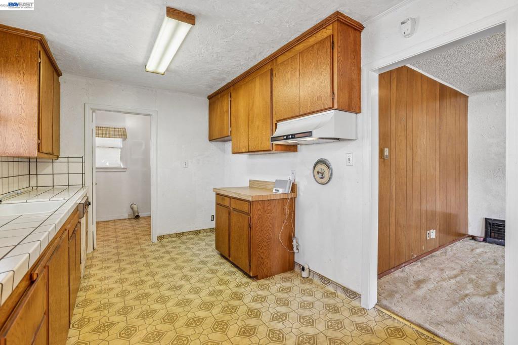 426 S Henry Ave Property Photo 12