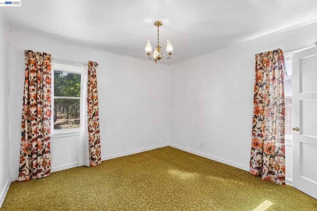 426 S Henry Ave Property Photo 17