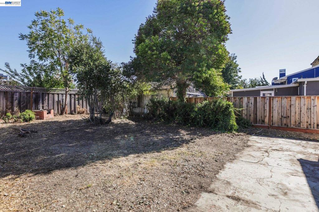 426 S Henry Ave Property Photo 31