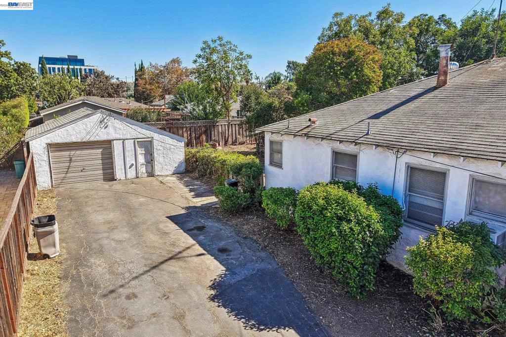 426 S Henry Ave Property Photo 34