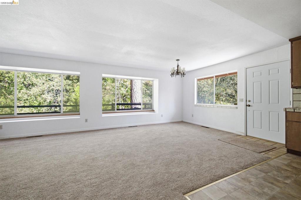 21919 Fallview Dr Property Photo 4