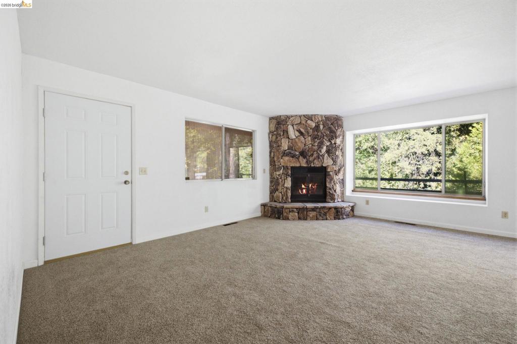 21919 Fallview Dr Property Photo 6